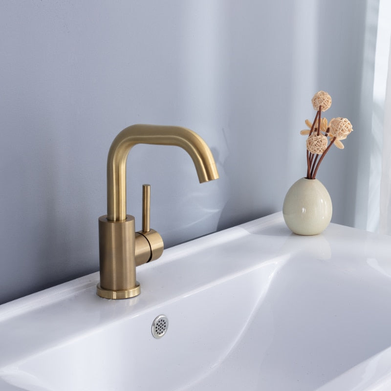 Classic Brass Single Handle Faucet